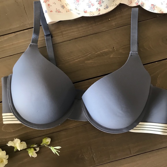 πΏπ΄ππ
π΄ π΄ππ»πΏπΈπ π΅π
π΄ - Picture 4 of 6